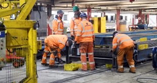 000 0004 Forterra staff in their newly recyclable uniforms