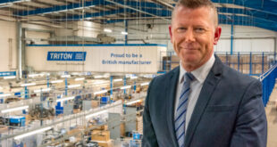 Andrew Crown triton 1