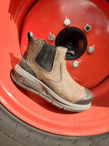Overland Shoes debuts Bobcat safety footwear