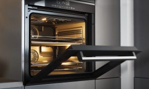 Bekos 2 in 1 SplitCook® technology allows two different dishes to be cooked simultaneously