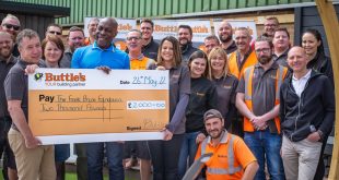 Buttle cheque giving 002