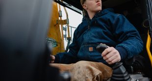 Carhartt brings back the denim Active Jac