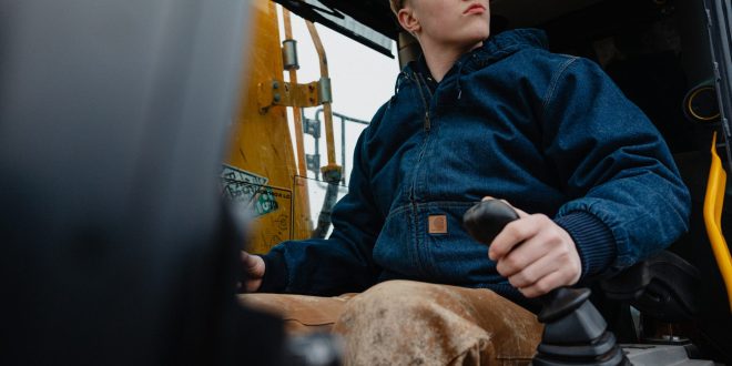 Carhartt brings back Active Jac