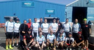 Cyclists on the starting line Keyline