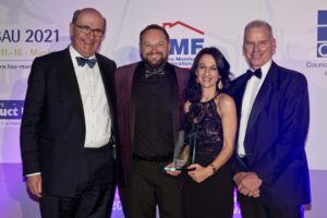 MRA Research and Hanson UK accept award for Best Use of Research Insight high res