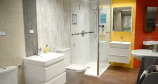 Plumb Plus Supplies Showroom Displaying Fibo Wall Panels