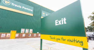 SWNS TRAVIS MINWORTH 25