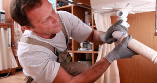 plumber sink low res